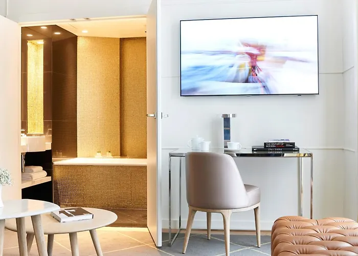 فندق أوبرا ريتشيبانسي 4*